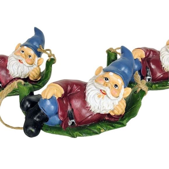 Garden Gnome Hanging in a Leaf Hammock Figurine 8" Outdoor Figurine Decor NEW - Picture 1 of 8